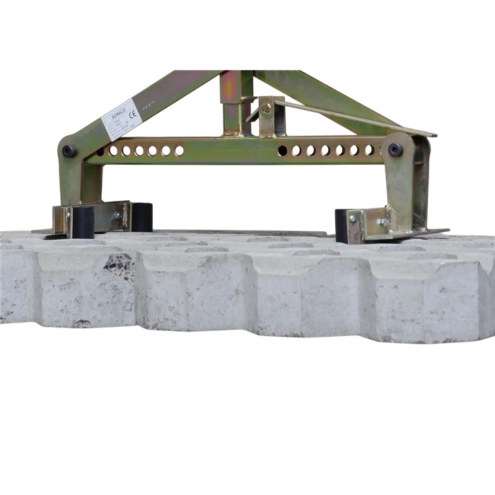 Adaptateur pour tenaille de bordures MTQ BOMACO Adaptateur pour tenaille de bordures MTQ BOMACO