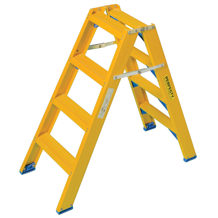 Escabeau en polyseter complète (montants et marches) de 2 x 5 marches hauteur plateau : 1.25 m réf: DTRG-05 label VGS Escabeau en polyseter complète (montants et marches) de 2 x 5 marches hauteur plateau : 1.25 m réf: DTRG-05 label VGS