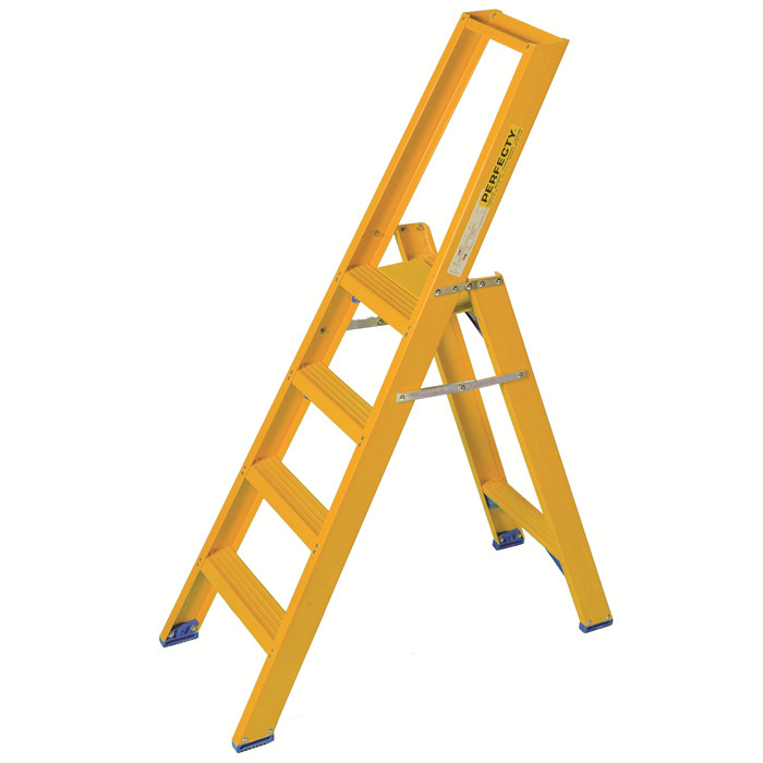 Escabelle en polyseter complète (montants et marches) de 6 marches hauteur plateau : 1.50 m réf: TRG-06 label VGS Escabelle en polyseter complète (montants et marches) de 6 marches hauteur plateau : 1.50 m réf: TRG-06 label VGS