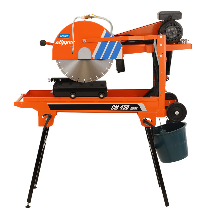 Scie Norton Clipper CM 450 JUNIOR - moteur électrique 230 volt mono avec disque de coupe EN PROMOTION Scie Norton Clipper CM 450 JUNIOR - moteur électrique 230 volt mono avec disque de coupe EN PROMOTION